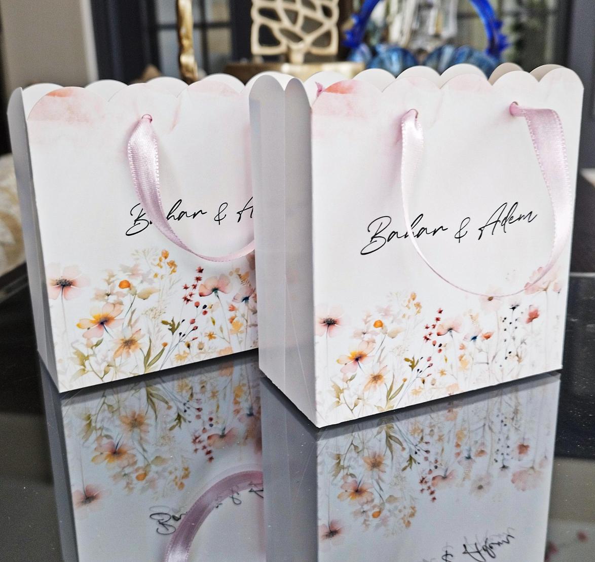 Küçük Karton Çanta