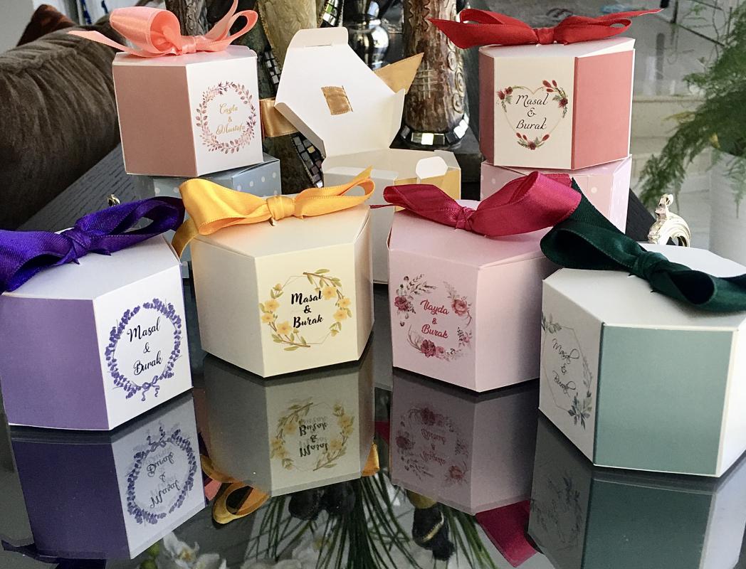 Baskılı Altıköşe Karton Kutu