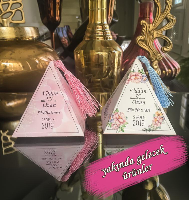 Baskılı, Püsküllü Piramit Kutu