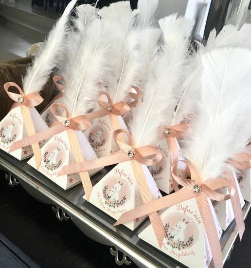 Tüylü Piramit Kutu