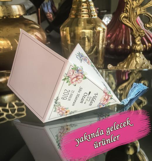 Baskılı, Püsküllü Piramit Kutu
